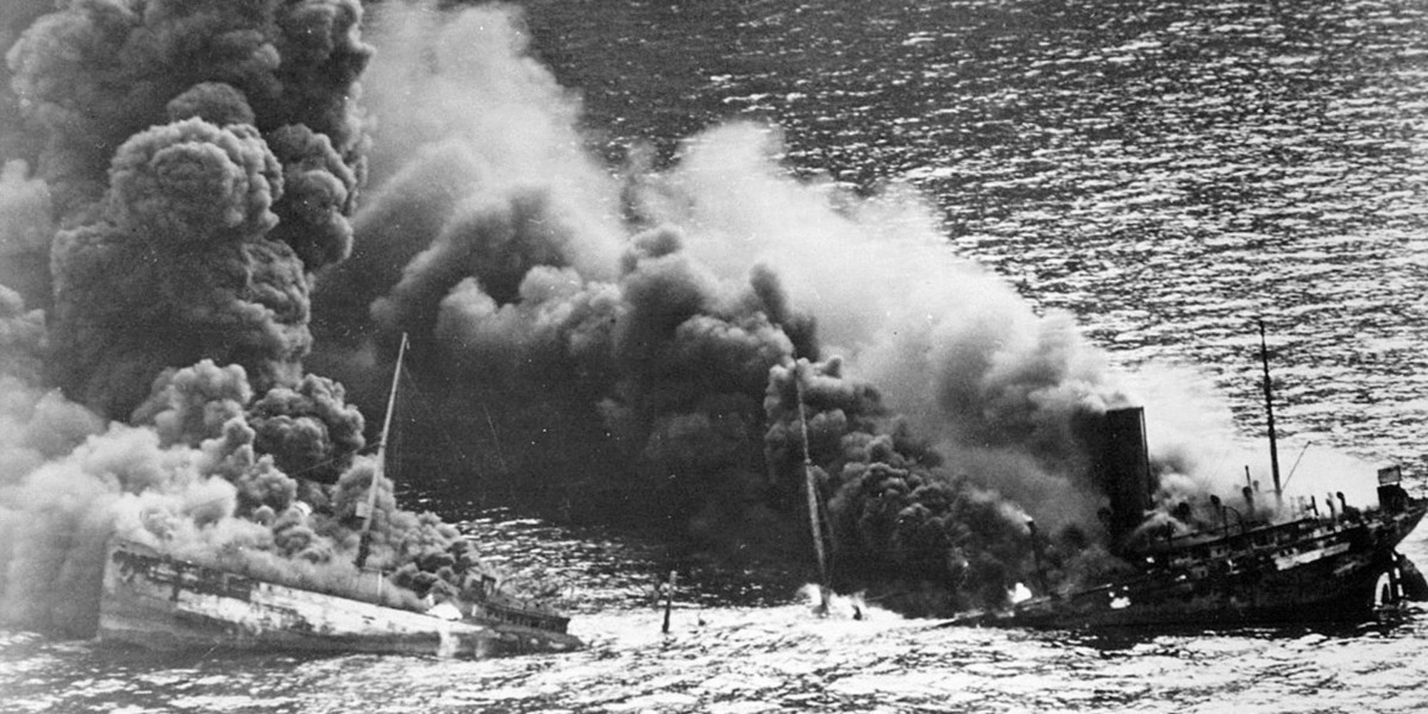 Ship sinking - photo